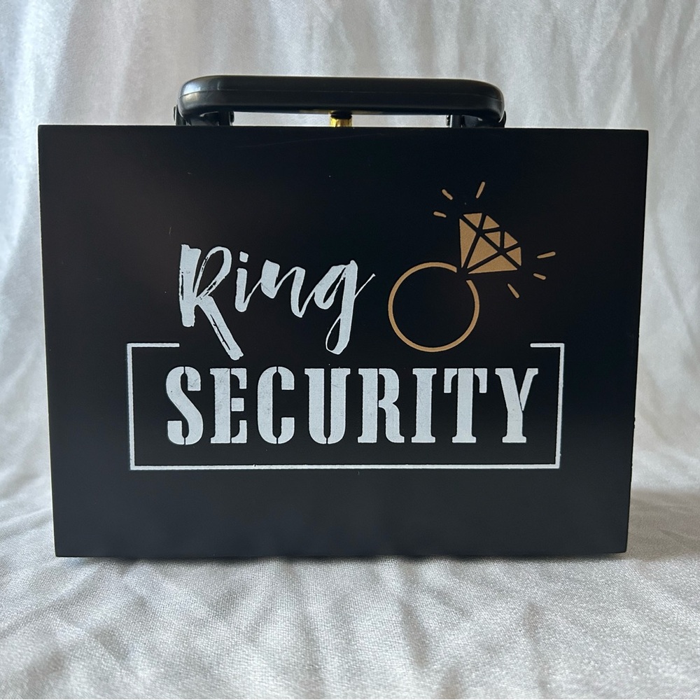 Black Ring Security Box